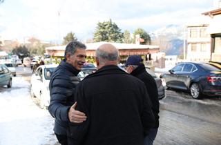 Gemlik’te Karla Mücadele Çalışmaları Aralıksız Sürüyor